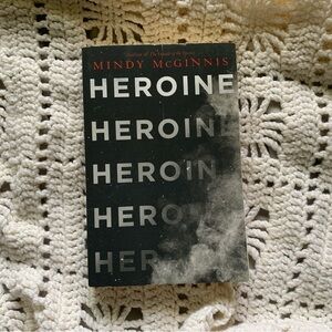Heroine by Mindy McGinnis | Paperback | Used Book: Like New Condition
